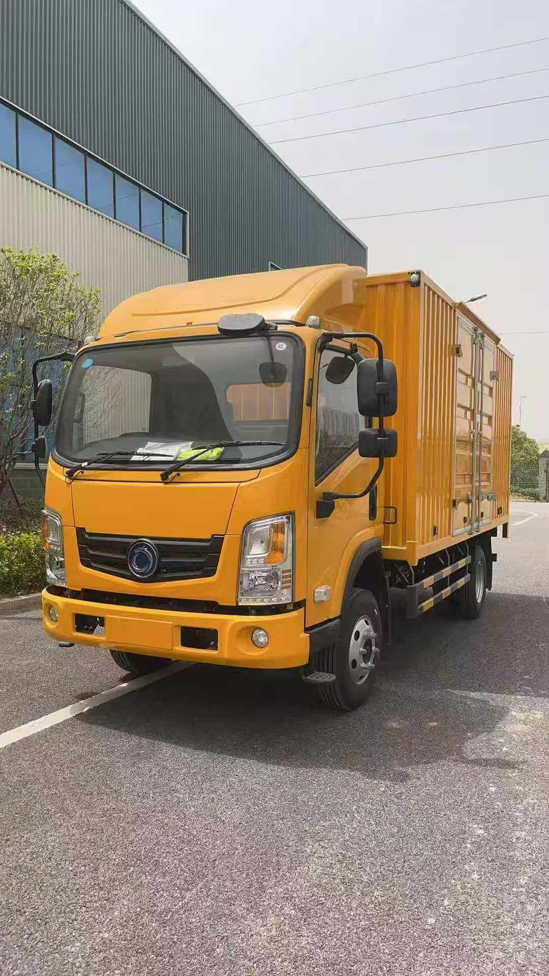 Finished box truck