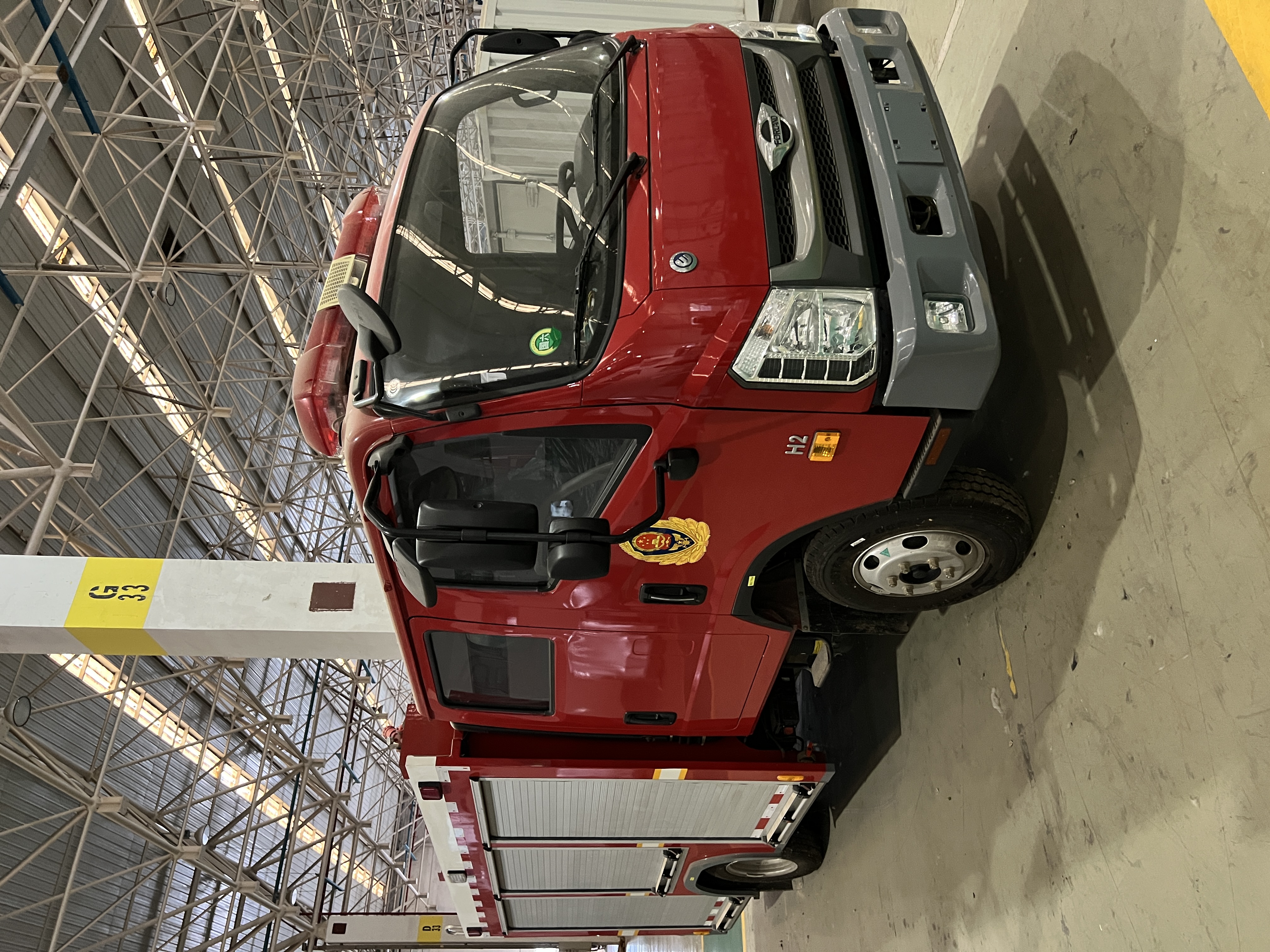 Double-cab fire special vehicle