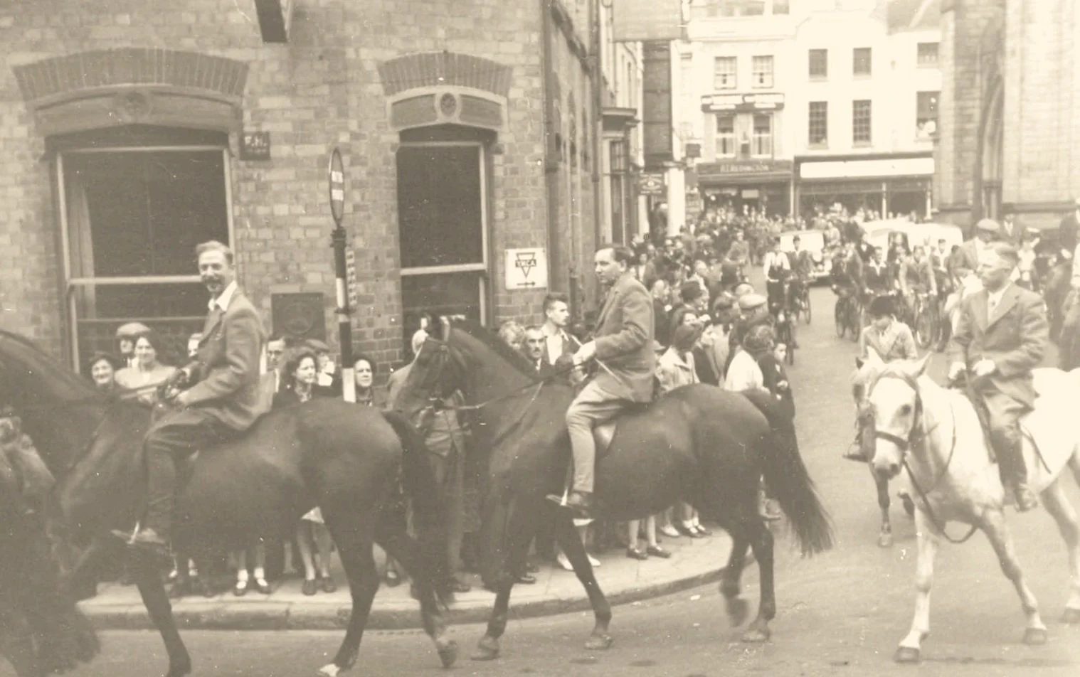 The ride enters Bore Street, 1947